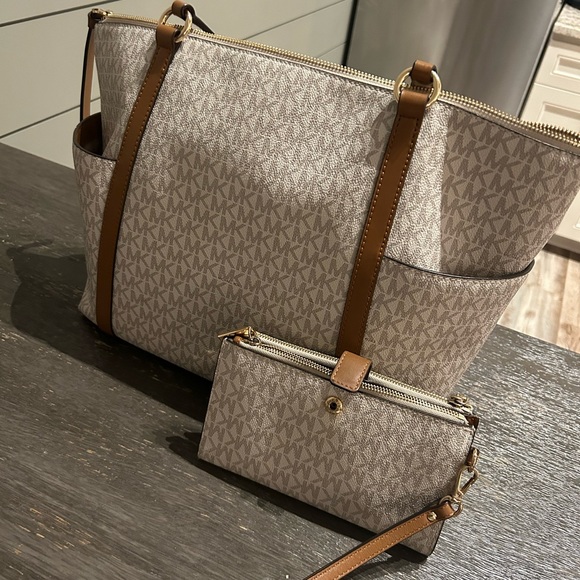 Michael Kors Purse and Wallet - Picture 5 of 7